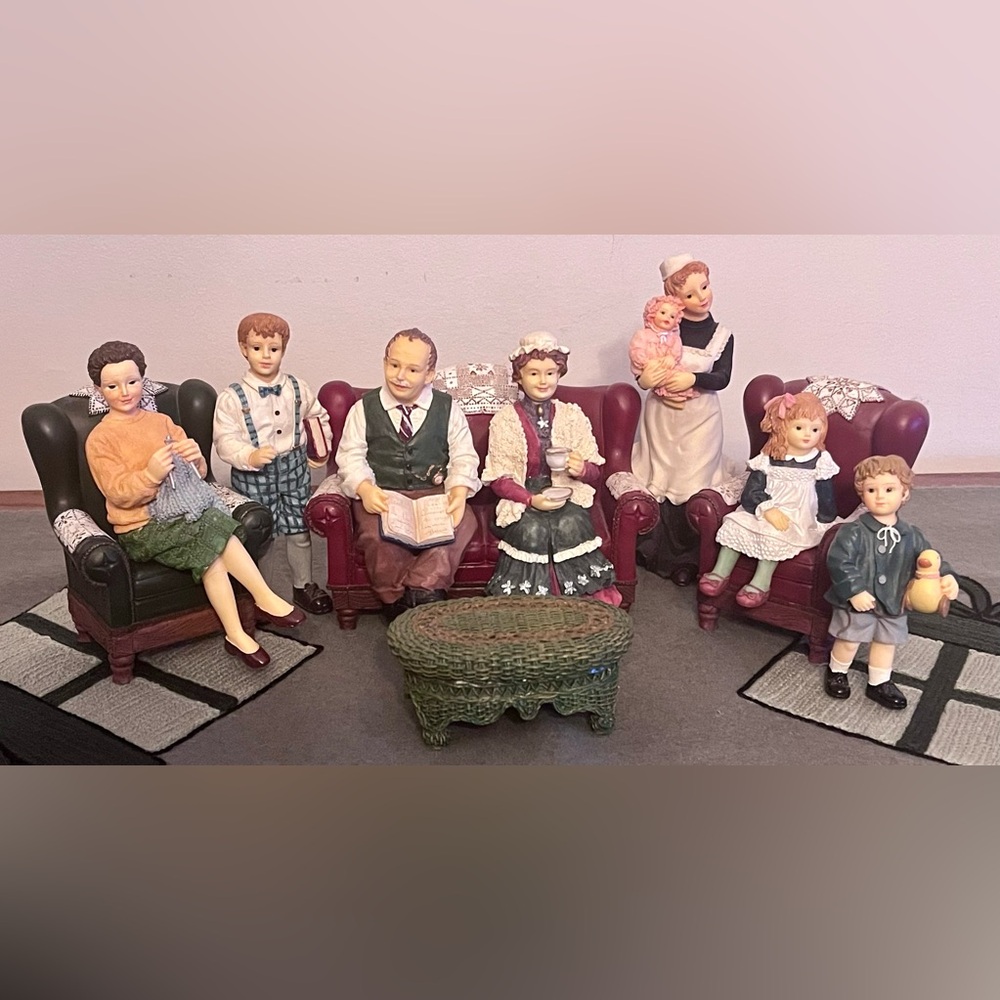 Charming Family Figurine Set • 11 pcs